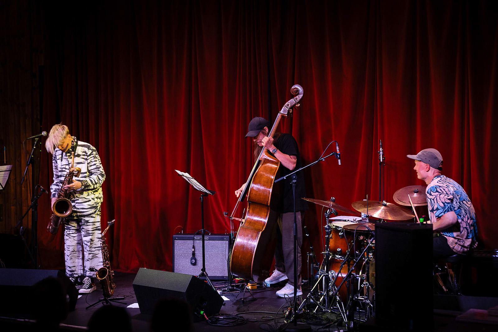Linda Fredriksson on saxophone with double bass and drums behind